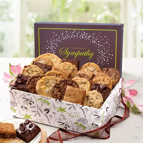 sympathy-wishes-pastry-gift-box-5_50.webp